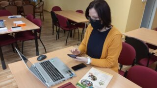 Nové call centrum pomáhá seniorům s registrací na očkování Nové call centrum pomáhá seniorům s registrací na očkování
