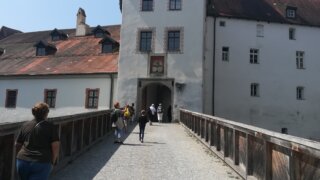 Hlásí se dubnové číslo TOTEMových novin / 1