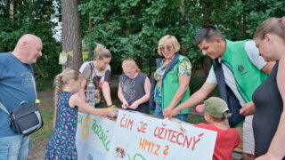 Bolevec ožil zpěvem, hudbou, rozhovory i vůní kávy či opečeného buřtu! / 100