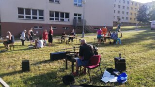 Bolevec ožil zpěvem, hudbou, rozhovory i vůní kávy či opečeného buřtu! / 118