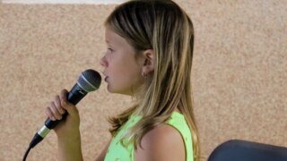 Bolevec ožil zpěvem, hudbou, rozhovory i vůní kávy či opečeného buřtu! / 63