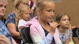 Bolevec ožil zpěvem, hudbou, rozhovory i vůní kávy či opečeného buřtu! / 71
