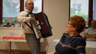 Podvečerní posezení s akordeonem / 1
