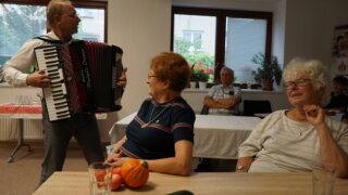 Podvečerní posezení s akordeonem / 2
