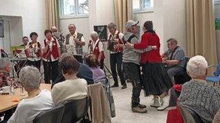 Oslava MDŽ se Seniorkapelou / 0
