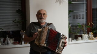 Zpívání s heligonkou / 2