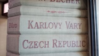 Na vyhlídku Diana a lázeňskou kolonádou / 76
