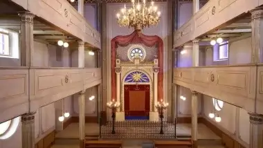 Stará synagoga / TOTEM Místo setkávání se