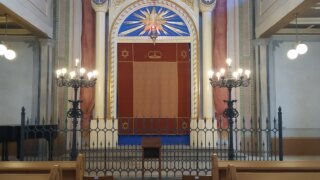 Návštěva Staré synagogy: poznání historie a tradic židovské komunity v Plzni