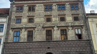 Za dveřmi plzeňské radnice jsme objevili místa, kam se běžně nepodíváte / 1