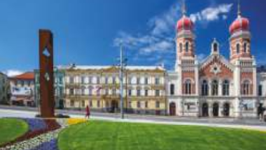 Velká synagoga a Rabínský dům: Monumentální odkaz plzeňských Židů / TOTEM Senioři
