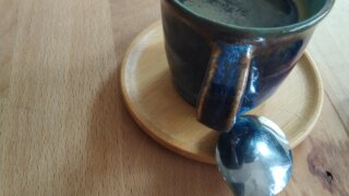 Pohodové odpoledne s vůní čerstvé kávy: Navštívili jsme rodinnou pražírnu Coffee77 / 1